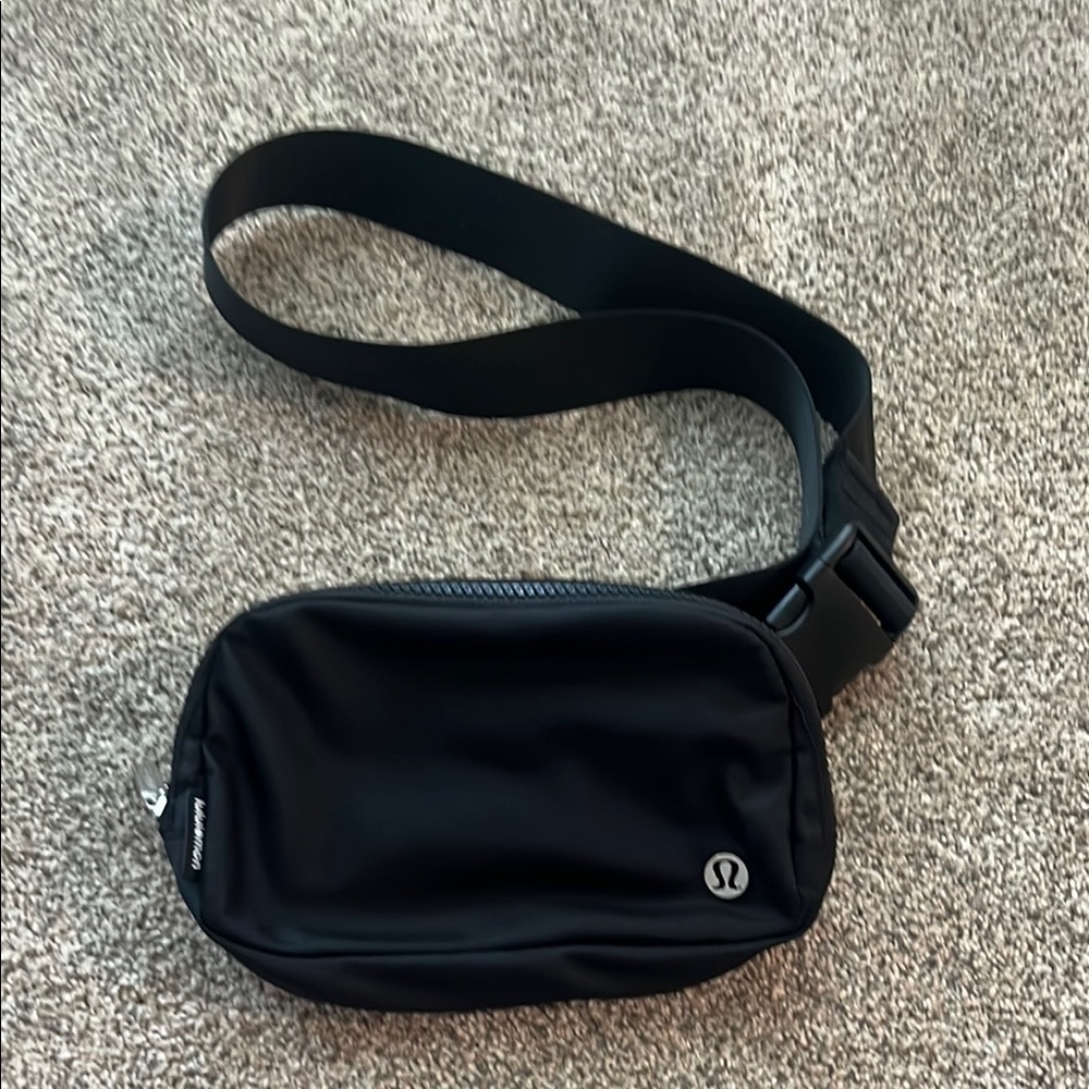 lululemon belt bag